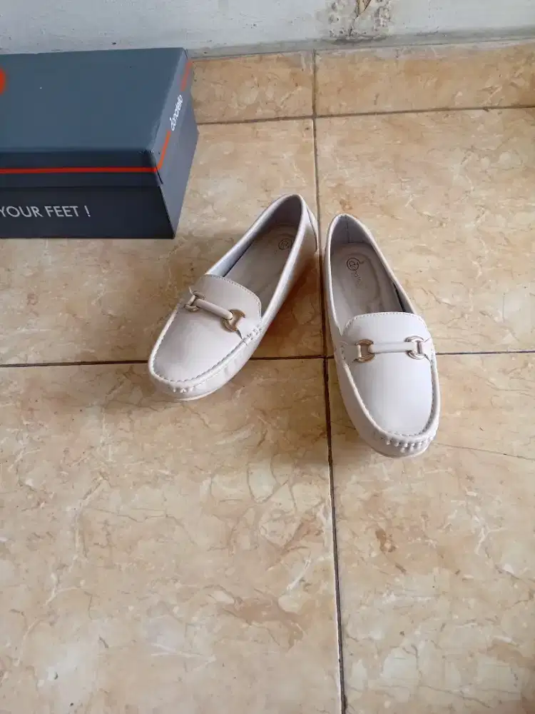 Sepatu wanita oke