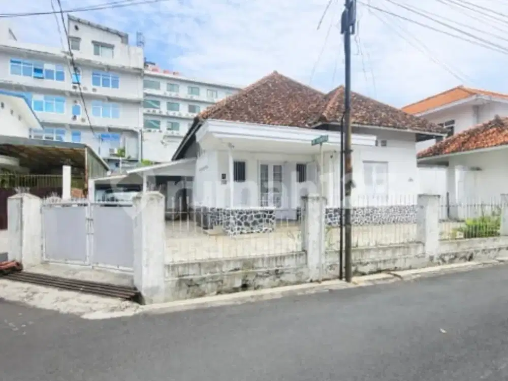 Rumah Lama di Sayap Riau Bandung di Bawah Harga Pasar