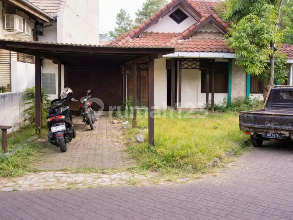 Rumah Hitung Tanah di Komplek Bougenville Antapani Bandung