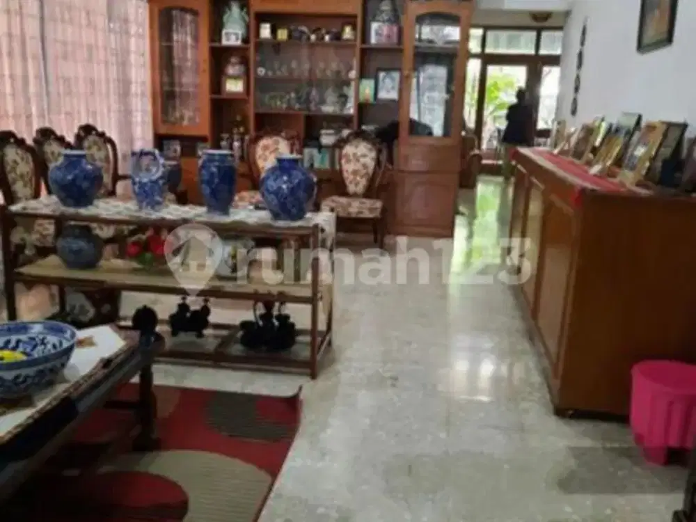 Rumah Lama Terawat di Sayap Riau Bandung Lokasi Premium