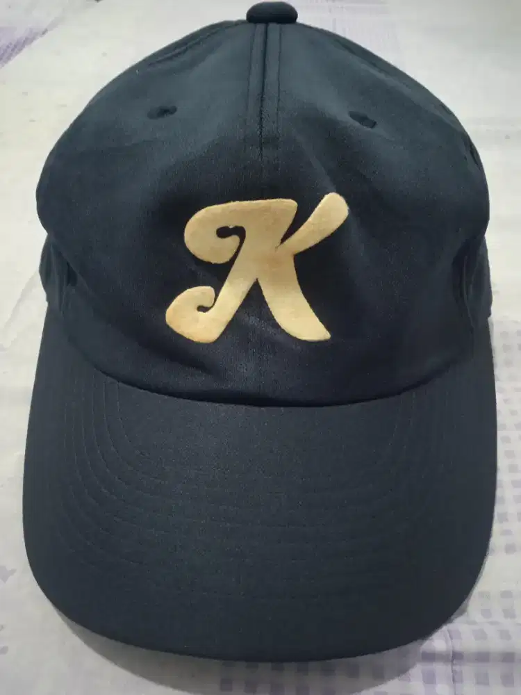 Topi Descente logo K size besar