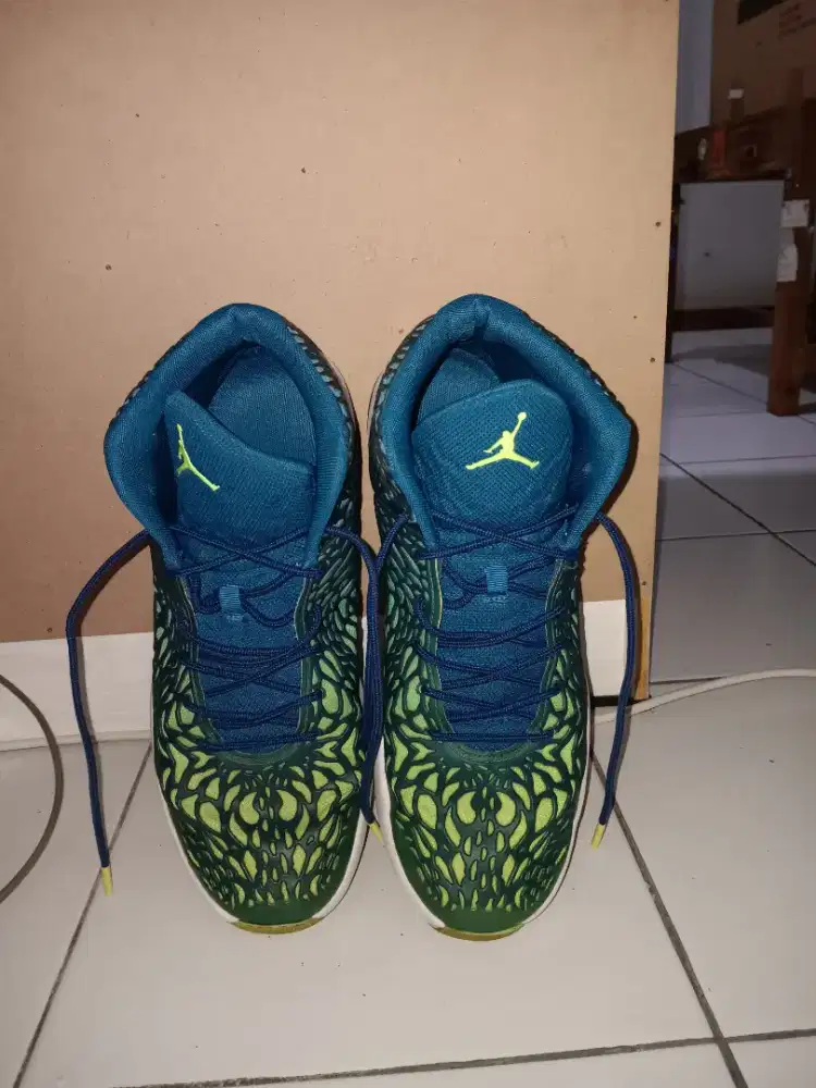 Sepatu Basket Size 47.5 (31cm)