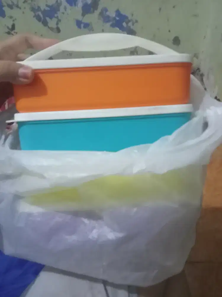 Tupperware  susun