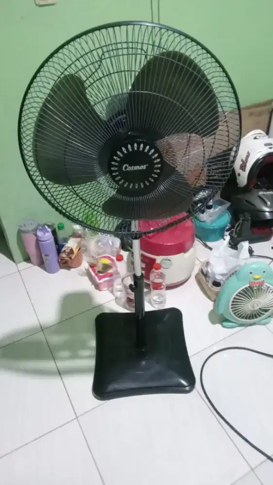 Kipas angin stand fan 16 inch cosmos normal nego tipis