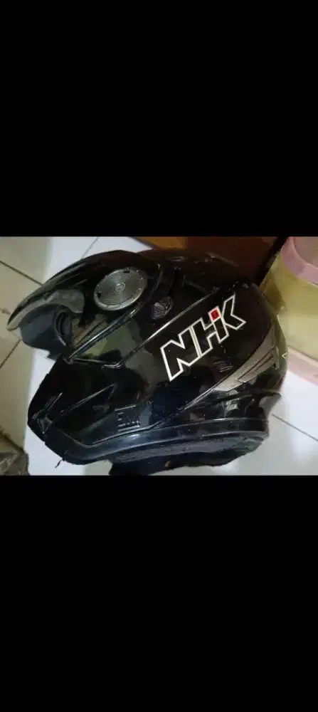 Dijual borongan 2 helm halfface dan 1 jaket Honda siap pakai