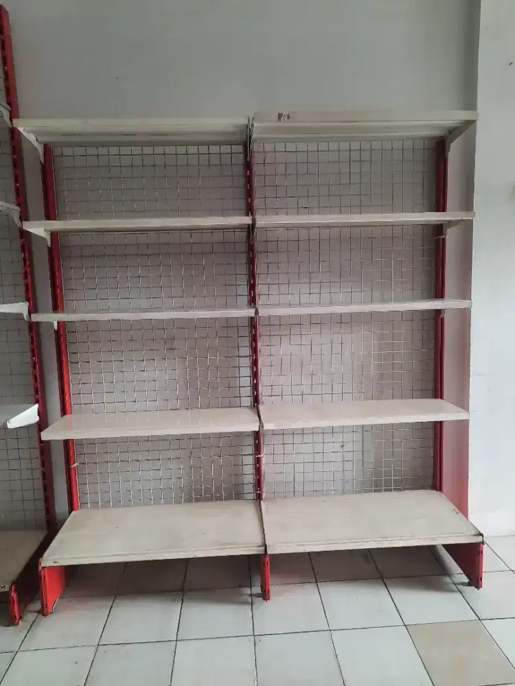 Rak Besi Display