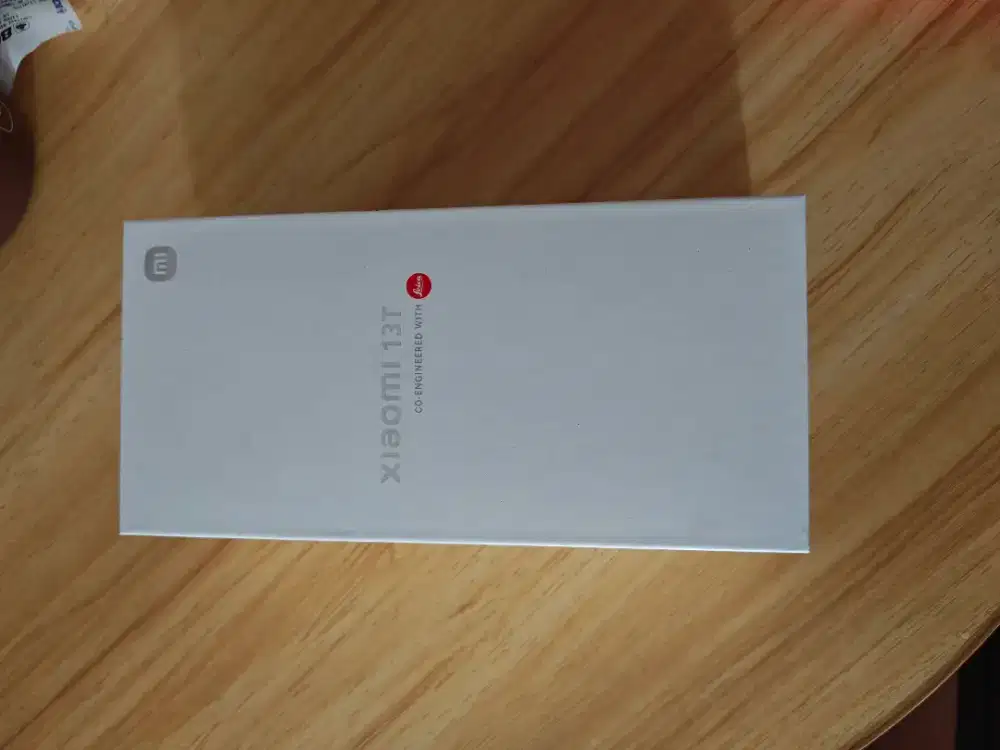 Xiaomi 13T mulus, lengkap