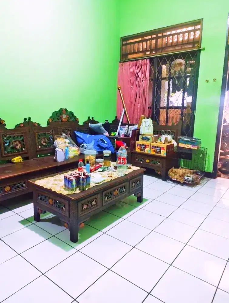 Kursi kayu ukir ruang tamu