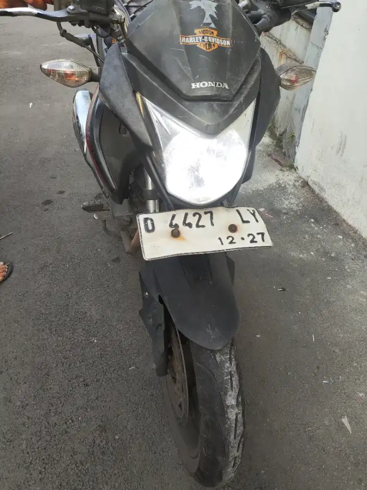 Jual Honda Megapro 2012 warna hitam