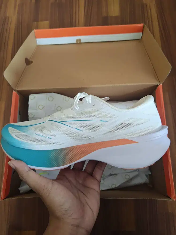 SEPATU RUNNING LARI ORTUSEIGHT HYPERGLIDE 4.0