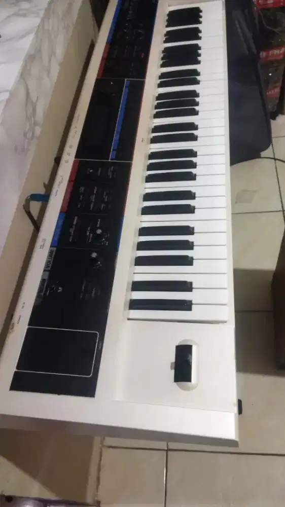 Keyboard Roland Juno DI White Series
