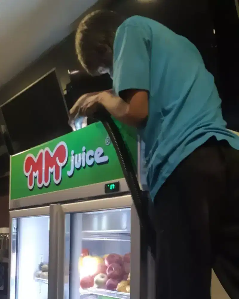 jasa service AC & perbaikan segala mesin pendingin.