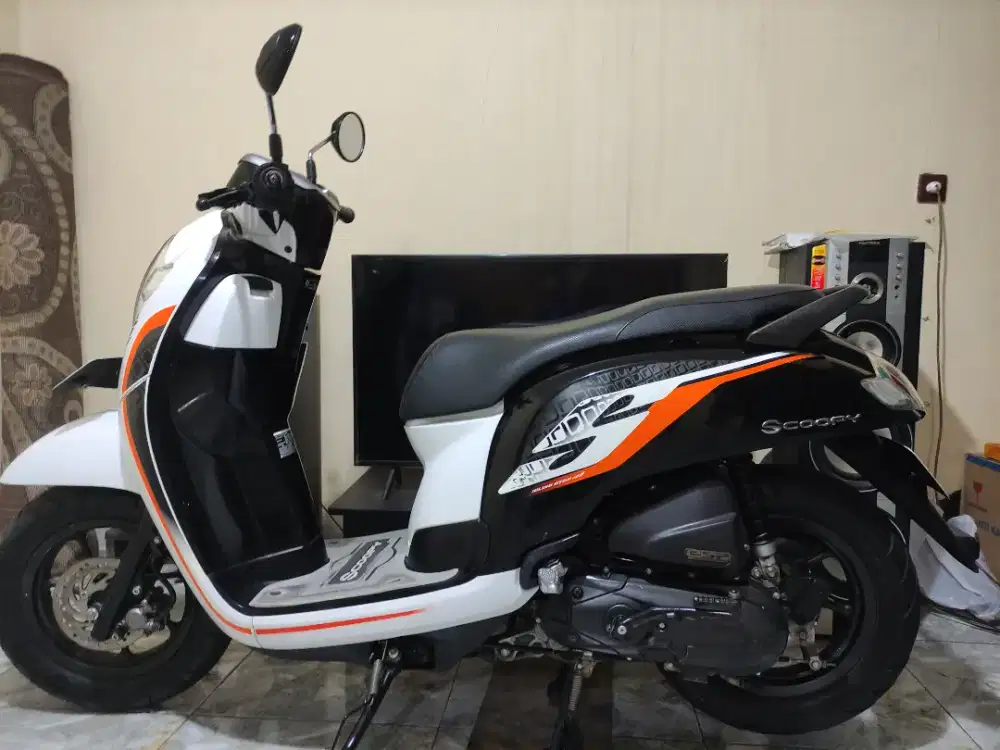 LOW KM SCOOPY DONAT CBS ISS SUPER MULUS NO MINUS JARANG ADA