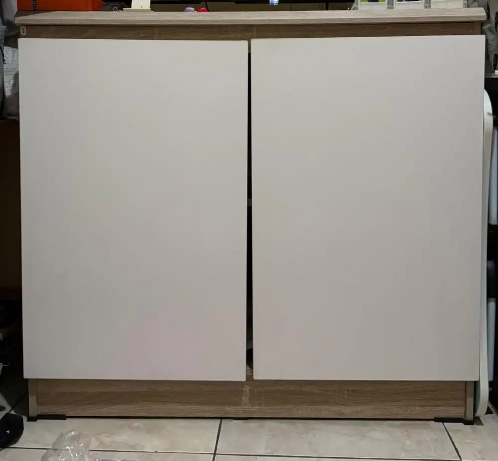 Kabinet lemari partikel board