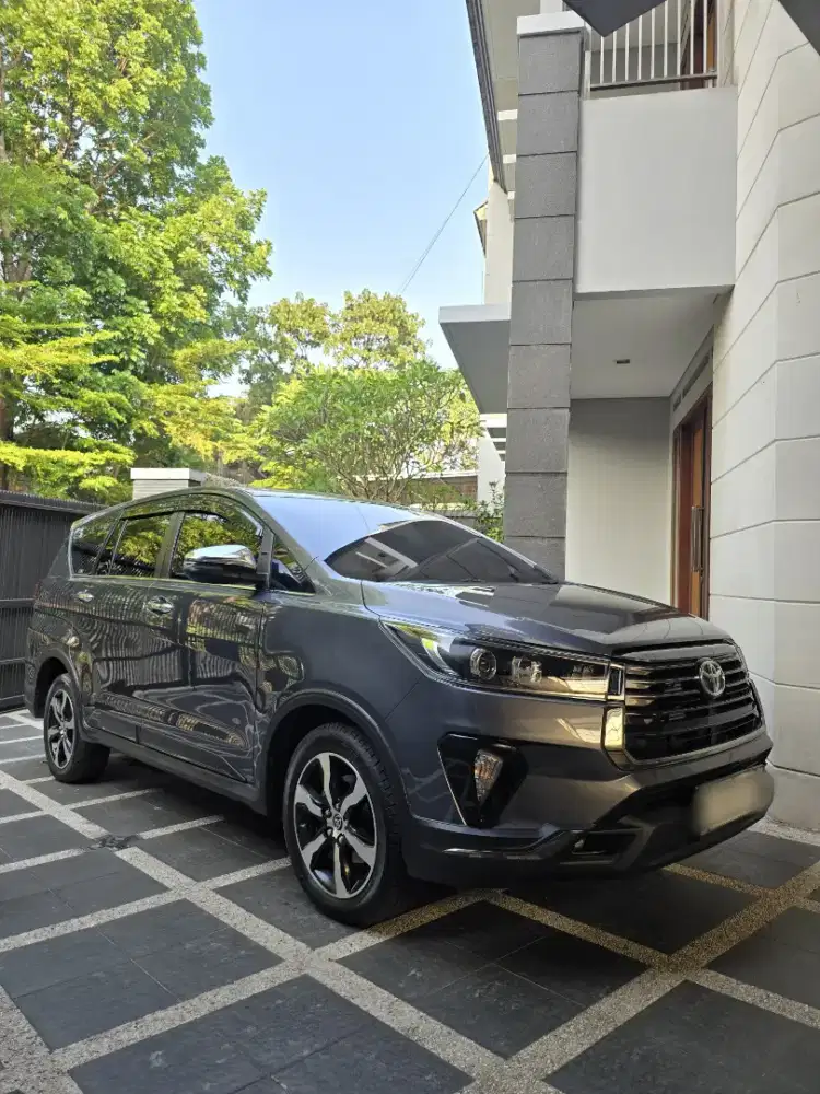 TOYOTA INNOVA VENTURER 2.4 AT DIESEL 2022