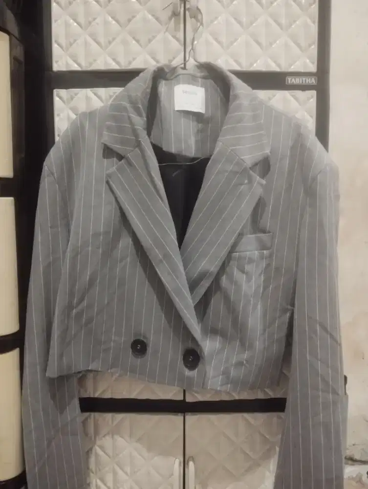 Blazer wanita merk bershka