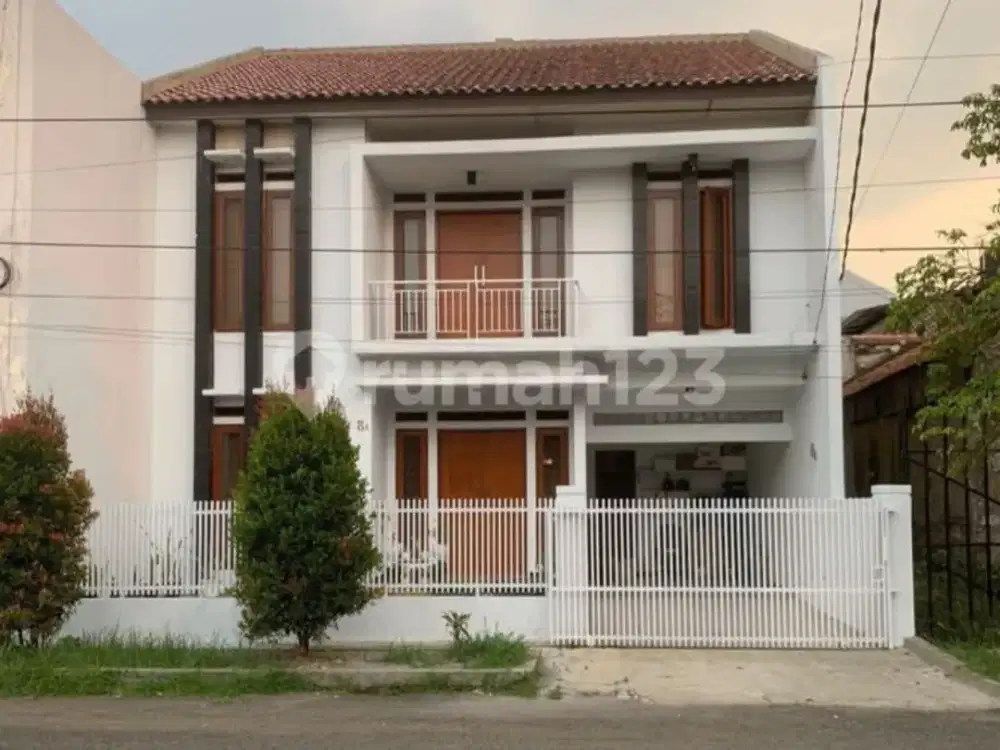 Rumah Bagus 2 Lantai di Turangga Buahbatu Bandung