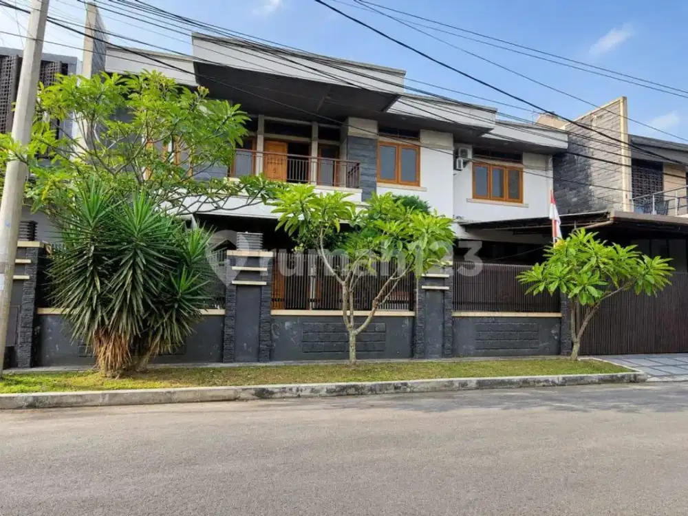 Rumah Mewah Kota Bandung Mekarwangi Singgasana Batununggal Bandung