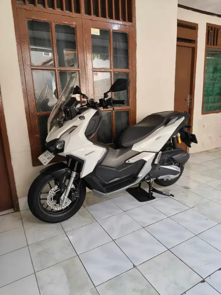Honda ADV cbs iss tahun 2023
