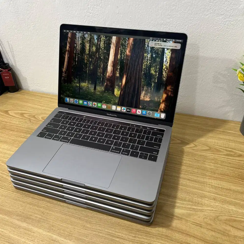 Macbook pro I7 touchbar 2019 ram 16gb 512 coding sekolah kuliah kerja
