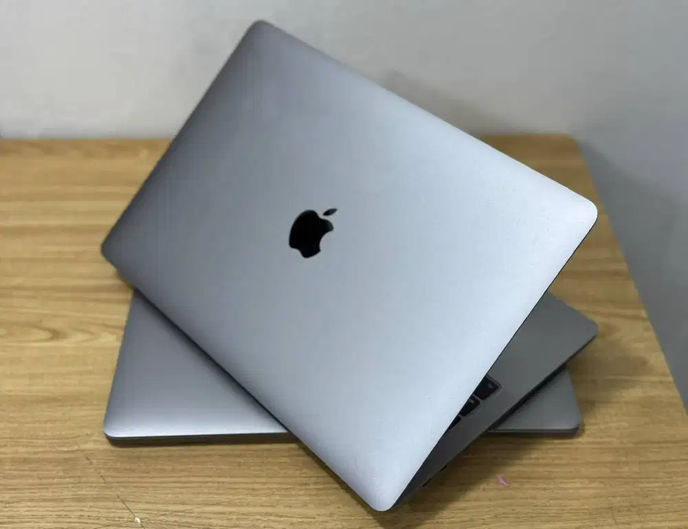 Macbook pro I7 touchbar 2019 ram 16gb 512 dj coding sekolah kuliah