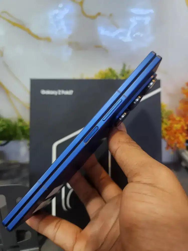 SAMSUNG Z FOLD 7 5G RAM 12/256GB ORIGINAL SEIN MULUS NORMAL

TAMPILAN
