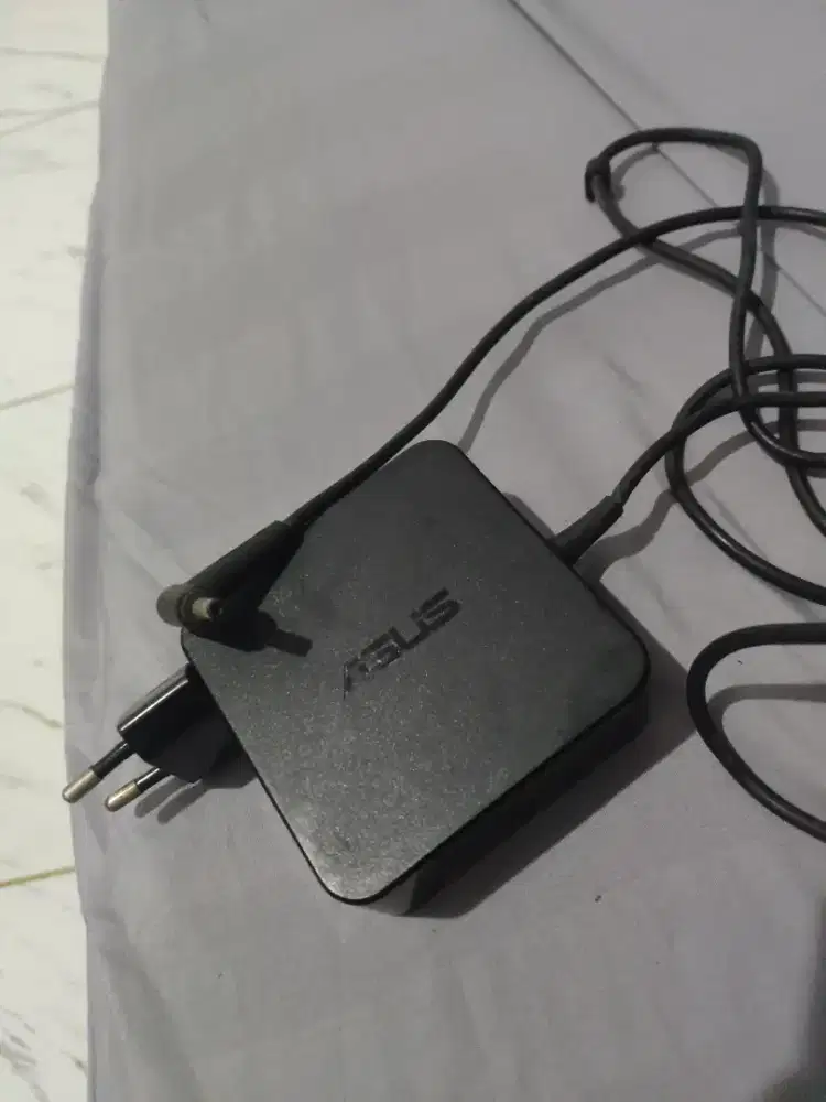 Charger Asus Original - 19v 1,6A