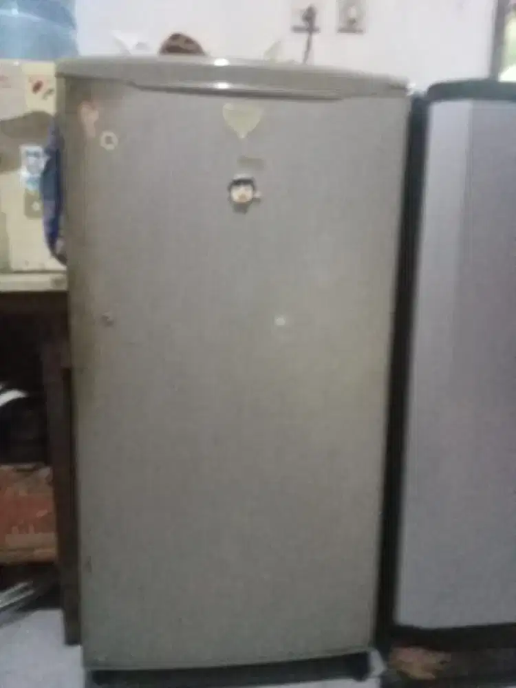 Kulkas sanyo 1 pintu