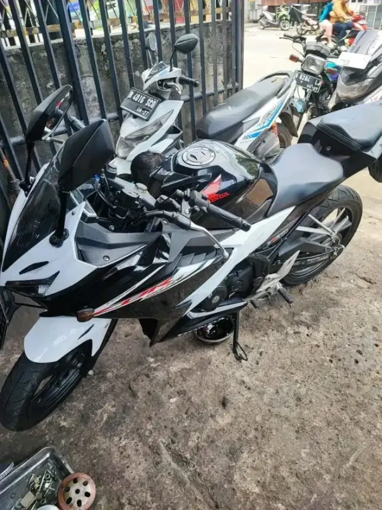 MOTOR HONDA CBR 150R