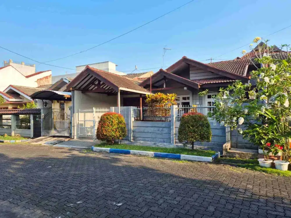 Termurah! Rumah Siap Huni di Araya Blok Depan. SHM 200m²