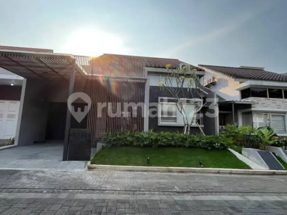 Rumah Semi Furnished Siap Huni Dengan Kamar Banyak Luasan Besar Harga Bersaing