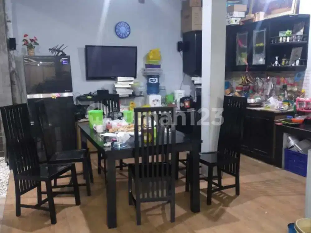 Rumah nyaman siap huni di Komplek Mekar Indah Cijerah