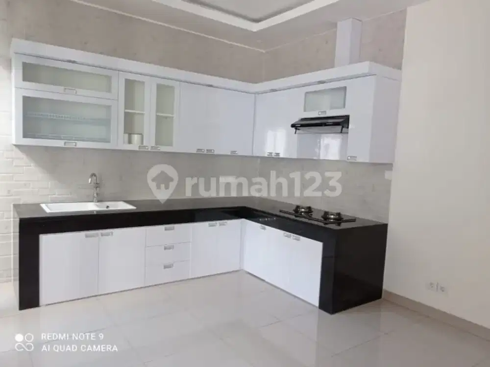 Rumah Semi Furnished Siap Huni Hanya Selangkah Dari Taman Developer Berasa Taman Pribadi