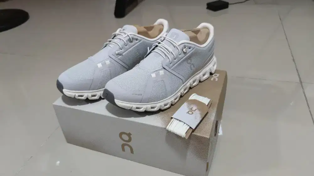 WTS / Jual Cepat: On Cloud 6 Original (Brand New / Like New)