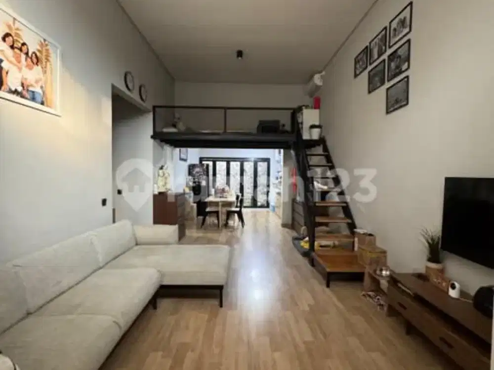 Rumah Minimalis Semi Furnished dengan Mezzanine di Kota Baru Parahyangan