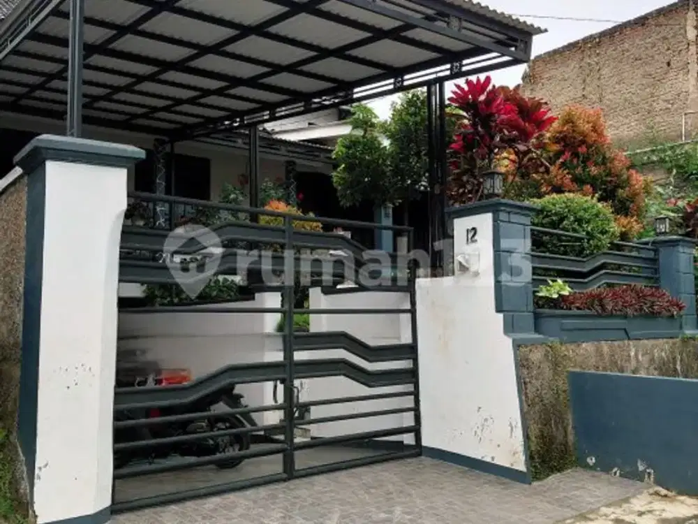 Rumah Luasan Besar Rasa Villa Dekat Tol Padalarang & Stasiun Whoosh