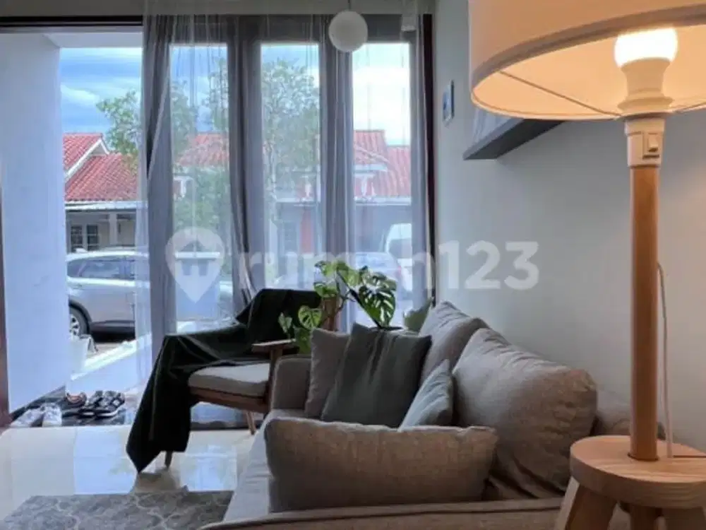 Rumah Fully Furnished Lux siap Huni di Kota Baru Parahyangan