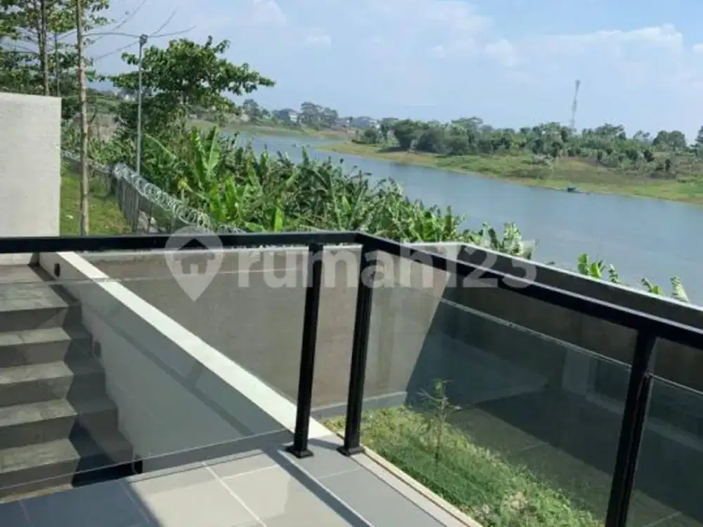 Rumah View Danau Harga Bersahabat Semi Furnished Lux Fasad Scandivanian Style Di Kota Baru Parahyangan Dengan Layout/Desain Cocok Untuk Orangtua