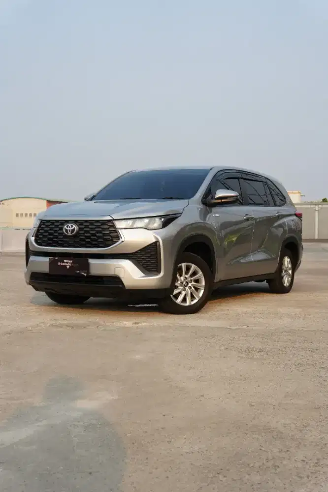 Toyota kijang Inova Zenix 2.0L G Hybrid CVT AT 2024 silver muluss