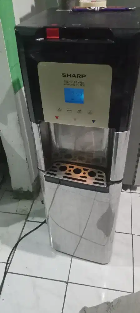 Dispenser sharp galon bawah