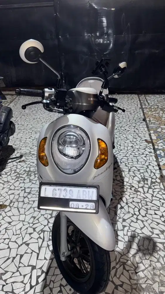 Scoopy Prestige 2023 Putih