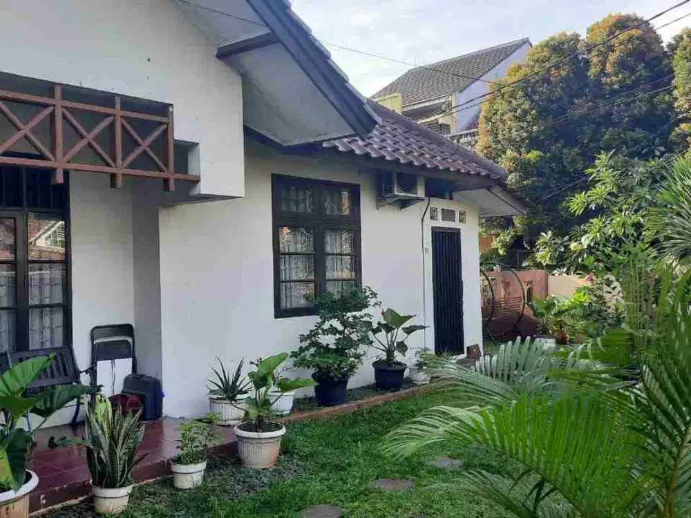 Rumah asri nyaman tanah luas 244 m di jatibening estate