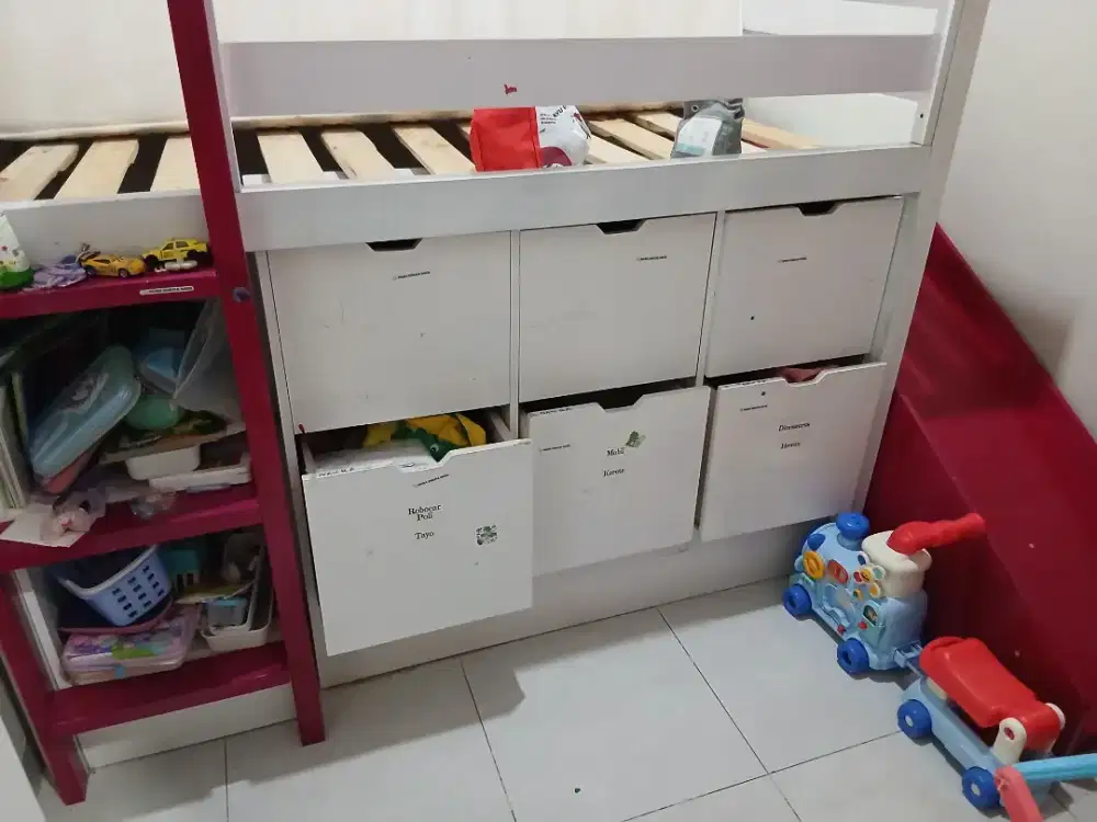 Rangka Kasur Anak + Perosotan + Lemari
