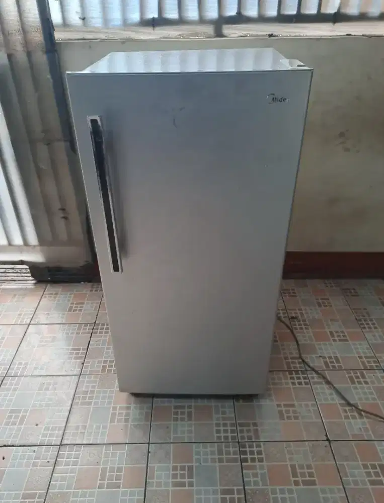 Jual kulkas Midea satu pintu siap untuk d antar