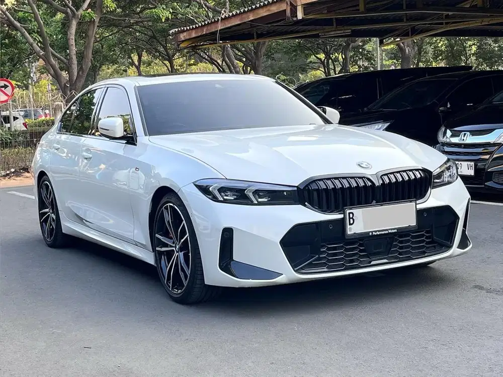 TERMURAH!! BMW 330i M-SPORT AT PUTIH 2023