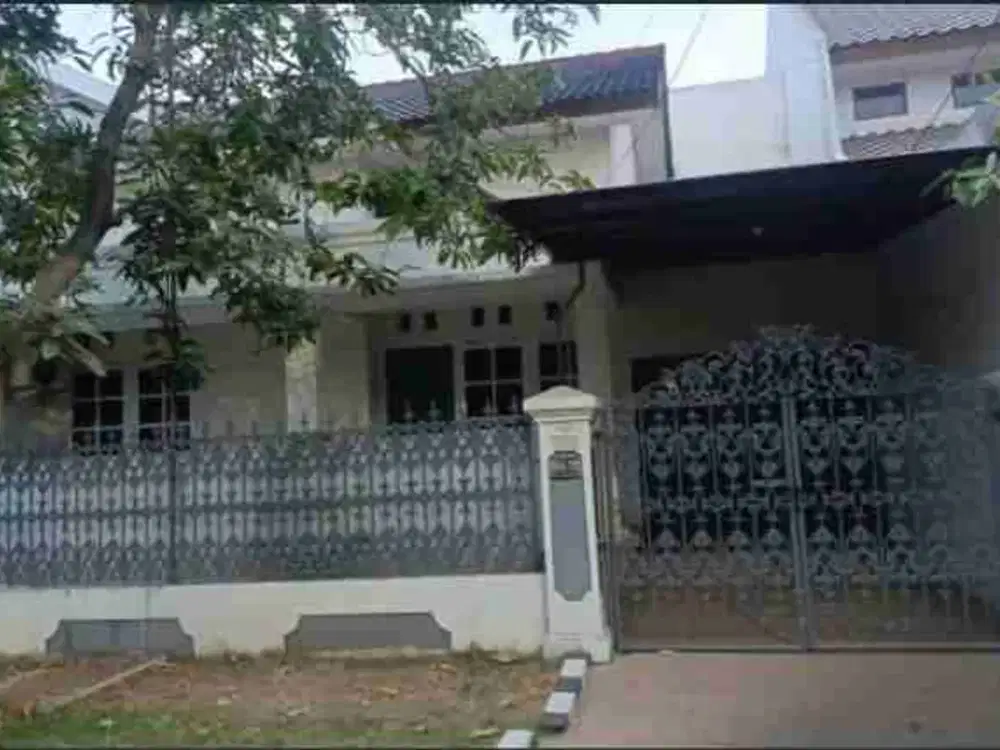 Rumah luas lokasi Ketintang Permai Surabaya selatan