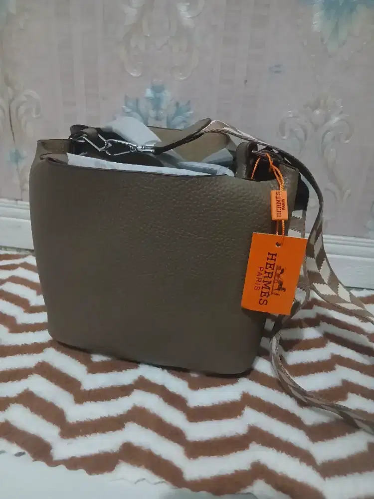 Tas merek H3rm3z