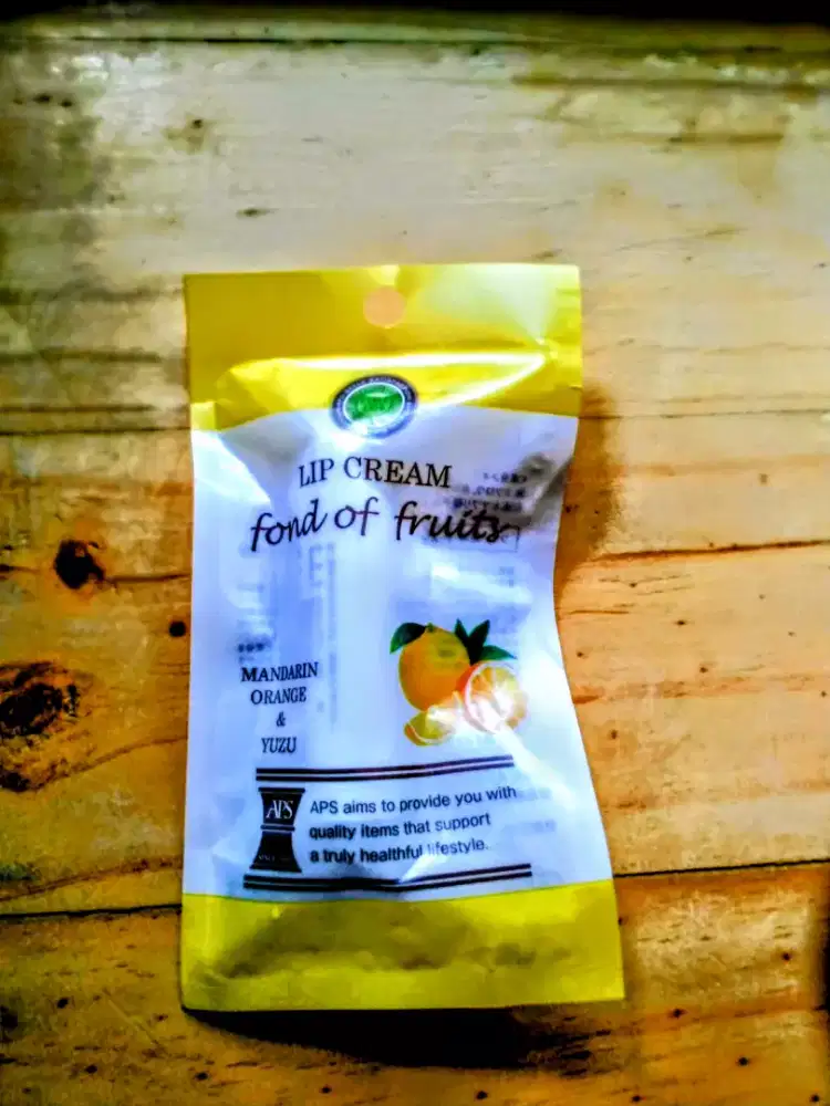 Lip cream Ford of fruits merek APS ( Apotrecary stayle)