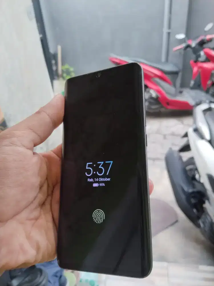 Xiaomi Note 10 Mewah Layar Lengkung