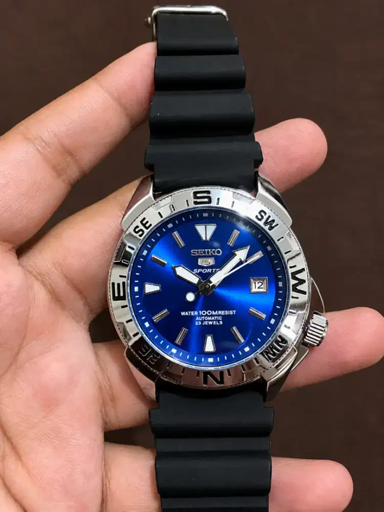 SEIKO 5 SPORTS AUTOMATIC BLUE DIAL — TAMPIL ELEGAN & SPORTY!